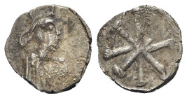 Constantine IV Pogonatus (668-685). AR Half Siliqua (14mm, 0.79g). Italian mint. Helmeted, draped and cuirassed bust of Constantinopolis r. R/ Large T...