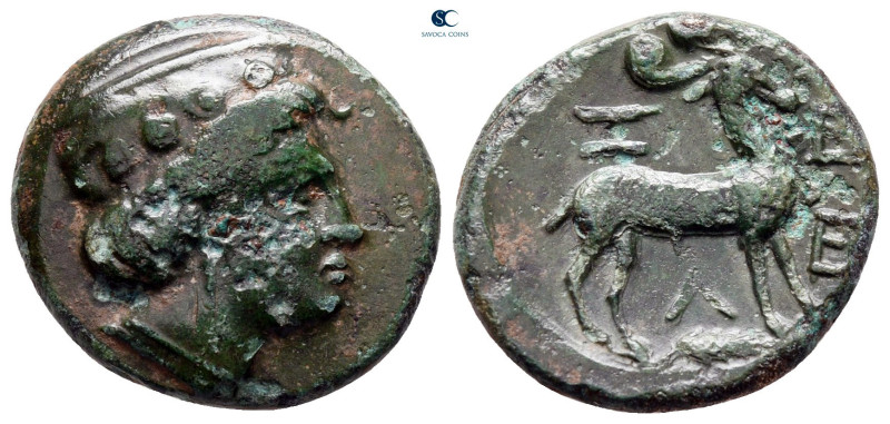 Troas. Zeleia circa 400-300 BC. 
Bronze Æ

19 mm, 4,85 g

Head of Artemis r...