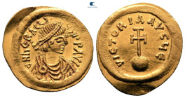 Heraclius AD 610-641. Constantinople. Semissis AV