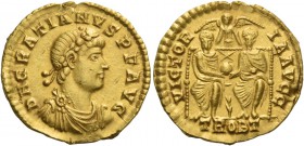 Gratian, 367 – 383. Solidus, Treveri 373-374, AV 4.45 g. D N GRATIANVS P F AVG Pearl and rosette diademed, draped and cuirassed bust r. Rev. VICTOR – ...