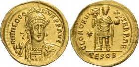 Theodosius II, 402 – 450. Solidus, Thessalonica 424-425, perhaps to 430, AV 4.34 g. D N THEODO – SIVS P F AVG Helmeted, pearl-diademed and cuirassed b...