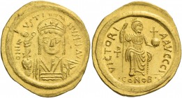Justin II, 15 November 565 – 5 October 578. Solidus, Alexandria 567-578, AV 4.55 g. D N I – VSTI – NVS PP AVI Helmeted, pearl-diademed and cuirassed b...