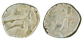 PRATIHARA DINASTY OF KANNAUJ. Emperor Mihira Bhoja I. Drachma.
Date Range: AD 836 - AD 890

Michael Mitchiner Nº 352/4

Weight: 3,74 gr.
Diamete...