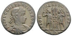 CONSTANTIUS II (Caesar, 316-337). 2,1 g. 17,5 mm. Follis. Rome.
Obv: FL IVL CONSTANTIVS NOB C. Laureate, draped and cuirassed bust right.
Rev: GLORI...