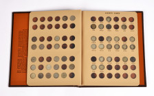 Vereinigte Staaten von Amerika, Sammlung von 39 "Liberty Dimes" aus der Zeit von 1892-1916, zusammengefasst in einem Album der World Coin Library, Los...