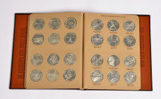 Vereinigte Staaten von Amerika, Sammlung von allen 46 "Modern Commemorative Silver Dollars" aus der Zeit von 1983-1994, zusammengefasst in einem Album...