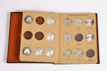 Vereinigte Staaten von Amerika, Sammlung von 20 "American Eagle Silver Dollars" aus der Zeit von 2007-2019, zusammengefasst in einem Album der World C...