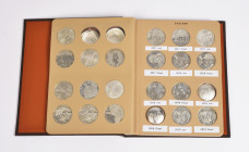 Vereinigte Staaten von Amerika, Sammlung von allen 24 "Silver Dollars" aus der Zeit von 2014-2019, zusammengefasst in einem Album der World Coin Libra...