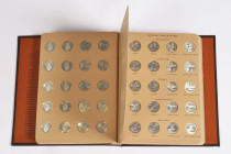 Vereinigte Staaten von Amerika, Sammlung von 94 "National Park Quarters" aus der Zeit von 2016-2021, zusammengefasst in einem Album der World Coin Lib...