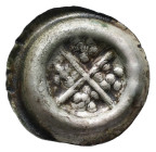 Pommern Gützkow, Nikolaus von Gützkow (†1322), Brakteat. 0,48 g. Das Gützkower Wappen (ein mit vier Rosen bewinkeltes Andreaskreuz). Im Münzfund von K...