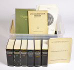 Numismatische Literatur, Konvolut Auktionskataloge und Sammlungen. Umfangreiche Sammlung mit zahlreichen Heften und Büchern. Datunter auch bessere wie...