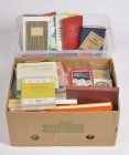 Numismatische Literatur, Konvolut Allgemein. Umfangreiche Sammlung mit zahlreichen Heften und Büchern diverser Gebiete und Länder. Darunter: Schön, Kr...