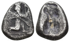 ACHAEMENID EMPIRE, Time of Xerxes II to Darios II. Sardes (Circa 420-375 BC) AR Siglos (17mm, 5.35 g) Obv: Persian king or hero in kneeling-running ri...