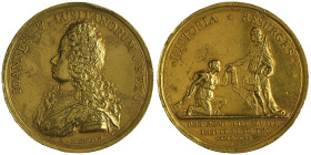 Joao V 1706-1750
Très rare médaille en or, Académie Royale d'histoire, 1720, AU 116.89 g. 50 mm par A. Mengin Avers: IOANNES V LUSITANORUM REX Buste à...