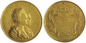 Marie I & Pierre III 1777-1786
Médaille en or 1779, commé- moration de la Fondation de l'Église du Très Saint Cœur de Jésus, AU 75.81 g. 53 mm Avers :...