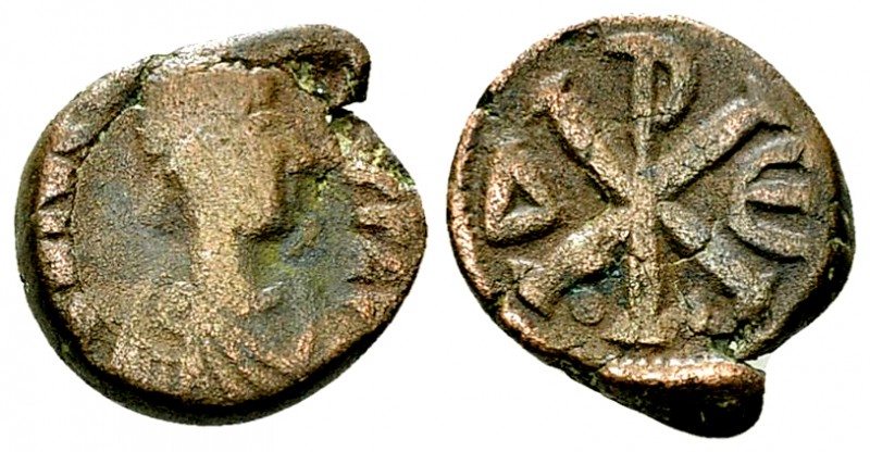 Iustinus I AE Pentanummium, Chi-Rho reverse 

 Iustinus I (518-527 AD). AE Pen...