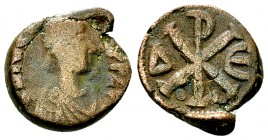 Iustinus I AE Pentanummium, Chi-Rho reverse 

 Iustinus I (518-527 AD). AE Pentanummium (18-19 mm, 2.34 g), Constantinopolis.
Obv. D N IVSTI[NVS P]...