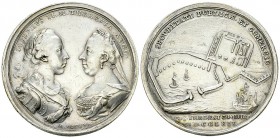 Maria Theresia, AR Medaglia 1769, Trieste 

RDR. Maria Theresia (1740-1780). AR Medaglia 1769 (41 mm, 25.87 g), per la costruzione del lazzaretto a ...