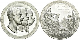 Italia, Medaglia in AE argentato 1898 

 Italia , Savoia. Umberto I (1878-1900). Medaglia AE argentato 1898 (52 mm, 68.80 g).
D. 50° ANNIVERSARIO D...