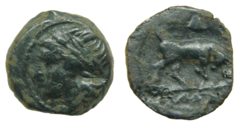 Massalia (Marsella, Francia). Siglo II aC. AE12. 1,8 gr. Anv: cabeza de Apolo a ...