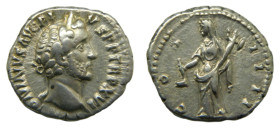 ANTONIO PIO, emperador. 138-161 dC. Denario. 3,1 gr. AR. Anv: ANTONINVS AVG PIVS P P TR PXVI. Rev: COS IIII. Vesta de pie a izquierda.
MBC/MBC+