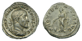 MAXIMINIO I. 235-236 dC. Roma. Denario. RIC 13. AR. 3,62 gr. Busto de Maximino a derecha /Providencia de pie a izquierda. PROVIDENTIA AVG. Muy bonita....
