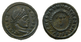 CRISPO, césar con Constantino I. 317-326 dC. Follis. Siscia (Croacia). RIC 161. 3,5 gr. AE. Anv: IVL CRISPVS NOB C. Rev: CAESARVM NOSTRORVM - VOT V.
...