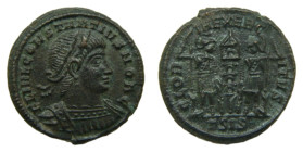 CONSTANCIO II, césar con Constantino I. 324-337 dC. Follis. Siscia (Croacia). RIC 254 (R2). 1,4 gr. AE. Anv: FL IVL CONSTANTIVS NOB C. Rev: GLORIA EXE...