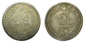 AUSTRIA / ÖSTERREICH. 1637. Thaler Salzburgo. Arzobispo París de Lodrón. Tálero. 1637. (KM#87). (Dv3504) 28,78 gr. AR. Bonita pátina.
EBC