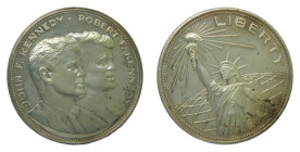 ESTADOS UNIDOS / USA. John F. Kennedy y Robert F. Kennedy. Medalla de plata pura, ley .999. 45,1 gr. AR.
SC