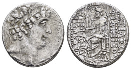 SELEUKID KINGS of SYRIA. Philip I Philadelphos.(Circa 95-83 BC).Antioch.Tetradrachm.

Obv : Diademed head right.

Rev : BAΣΙΛΕΩΣ ΦΙΛΙΠΠΩΥ ΕΠΙΦΑΝΟΥΣ ΦΙ...