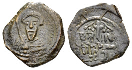 CRUSADERS.Antioch.Tancred.(1101-1112).Follis.

Obv : KE BOIΘH TANKRI.
Bust of Tancred facing, wearing turban and chain mail, holding sword over his sh...