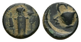 Thrace, Sestos. Ae, 1.52 g 11.99 mm. Circa 300 BC.
Obv: Facing herm between grain-ear and kerykeion.
Rev: Σ - H. Amphora.
Ref: SNG Copenhagen 932
Fine...