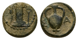 Thrace, Sestos. Ae, 1.86 g 12.12 mm. Circa 300 BC.
Obv: Facing herm between grain-ear and kerykeion.
Rev: Σ - H. Amphora.
Ref: SNG Copenhagen 932
Fine...