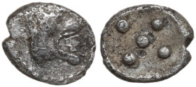 Sicily. Leontini. AR Pentonkion c. 476-466 BC. Obv. Lion head right. Rev. Five pellets. HGC 2 700; Boehringer, Munzgeschichte 17. AR. 0.26 g. 6.50 mm....