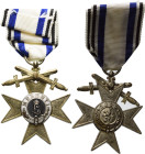 Orden deutscher Länder Bayern
Militärverdienstkreuz des MVO, 2. Klasse mit Schwertern Verliehen 1913/1918. 3. Form am neuen Band. Alpaka, versilbert,...