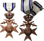 Orden deutscher Länder Bayern
Militärverdienstkreuz des MVO, 3. Klasse mit Schwertern Verliehen 1913/1918. 3. Form am neuen Band. Bronze, 64 x 42 mm,...
