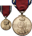 Ausländische Orden und Ehrenzeichen Großbritannien
Jubiläumsmedaille auf König Georg V. und Königin Mary Verliehen 1910/1935. Am Band. Silber, 32 mm,...