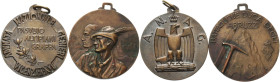 Ausländische Orden und Ehrenzeichen Italien
Erinnerungsmedaille o.J. Medaille "BATTAGLIONE DUCA ABRUZZI". Ohne Band. Bronze, 37 mm, 20,43 g. Medaille...