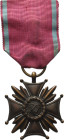 Ausländische Orden und Ehrenzeichen Polen
Verdienstkreuz in Bronze Gestiftet 1923. Am Band, Typ I. Bronze, 41 x 41 mm, 27,70 g Barac 61 Vorzüglich