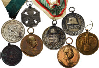 Lots
Lot-8 Stück Österreich. Tapferkeitsmedaille Franz Joseph I., in Bronze ohne Band Ring und Band. Jubiläums-Erinnerungs-Medaille 1898 in Bronze oh...