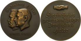 Drittes Reich
 Bronzemedaille 1933 (unsigniert) Auf die Wahl Hitlers zum Reichskanzler. Köpfe von Hitler und Hindenburg nach links / Handschlag, daru...