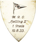 Drittes Reich
 Einseitige, versilberte Bronzeplakette 1933. 1. Preis - M.R.V. "Helling II". Wimpel, darunter 4 Zeilen Schrift. 58,2 x 50 mm, 17,51 g....