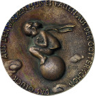 Grämer, Ernst Hermann 1899-1966 Einseitige Bronzegussmedaille o.J. Das Glück. Kleines Mädchen hockt auf Kugel (Fortuna auf Weltkugel) zwischen Wolken....