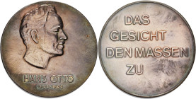 Medaillen
 Versilberte Bronzemedaille o.J. (unsigniert) Hans-Otto-Medaille. Kopf des Schauspielers Hans Otto nach rechts / 4 Zeilen Schrift. 50 mm, 5...