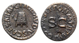 Claudius (41-54). Æ Quadrans (17mm, 3.38g, 6h). Rome, AD 41. Three-legged modius. R/ Legend around large S • C. RIC I 90. Metal flaw on rev., otherwis...