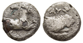 KINGS OF MACEDON. Pausanias (Circa 395/4-393 BC). Fouree´ drachm. Aigai(?). 

Obv: Horse rearing right.
Rev: ΠΑΥΣΑΝΙΑ. 
Forepart of lion right.

Weste...