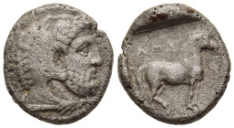 KINGS of MACEDON. Amyntas III (394/3-370/69 BC). Stater. Aigai or Pella mint. 

Obv: Head of Herakles right, wearing lion skin.
Rev: AMYNTA.
Horse sta...