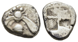 IONIA. Ephesos. Drachm (Circa 500-420 BC).

Obv: Bee; tendrils above.
Rev: Quadripartite incuse square.

Karwiese Series VI; SNG Kayhan I 120.

Condit...