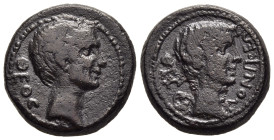 MACEDON. Thessalonica. Augustus with Divus Julius Caesar (27 BC-14 AD). Ae.


Obv: ΘEOC.
Bare head of Divus Julius Caesar right.
Rev: ΘECCAΛONIKEΩN.
B...
